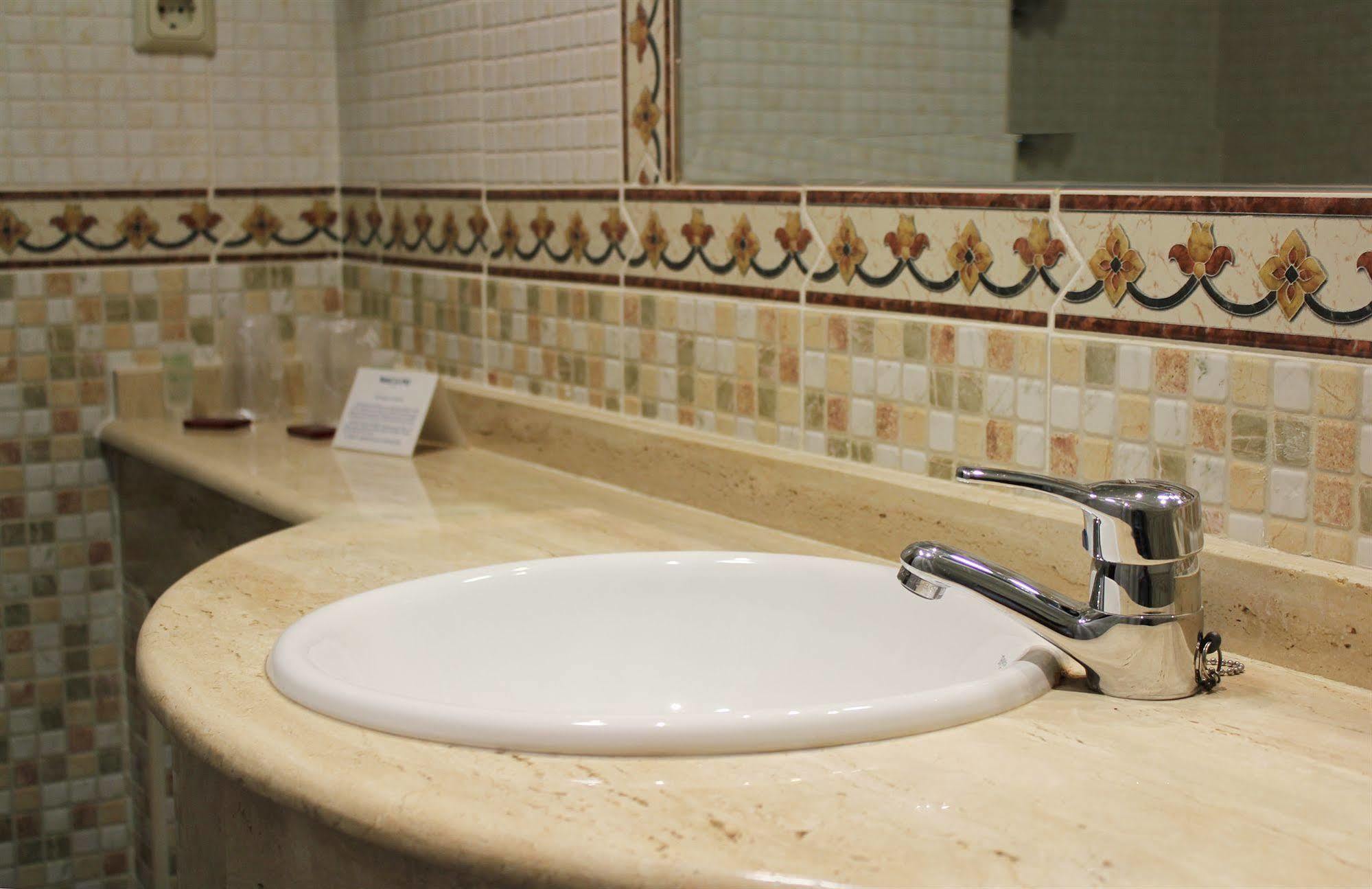 Hotel La Paz Ubeda  Ngoại thất bức ảnh